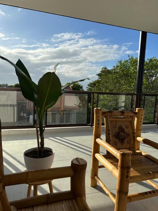 Faith Street Airbnb Apartment *